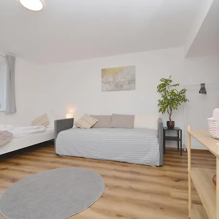 Co10-12 Hi In Apartment *