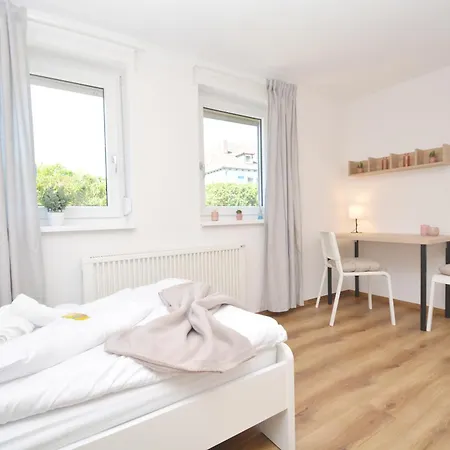 Co10-12 Hi In Apartment