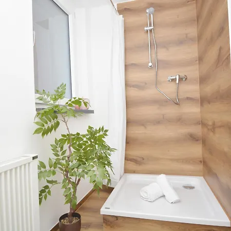 Co10-12 Hi In Apartment *